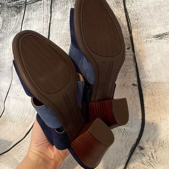 Tommy Hilfiger Navy and Light Blue Heels - Picture 4 of 5